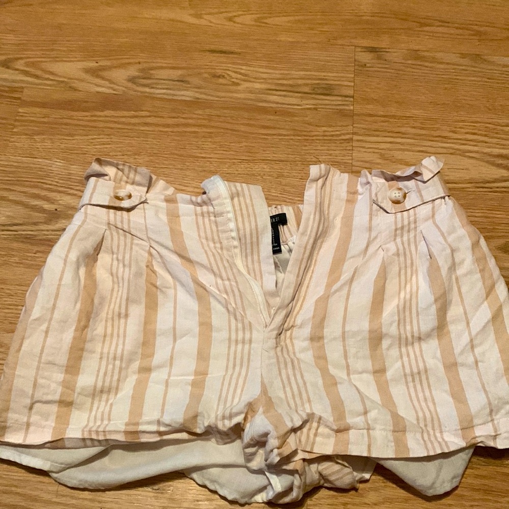 Womens lightly worn shorts